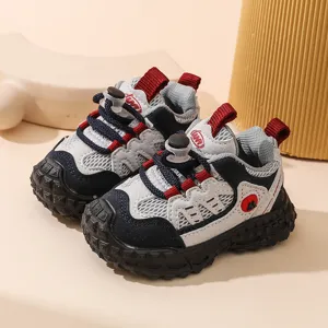 Kleinkind Mesh Sportschuhe Detailansicht, atmungsaktives Obermaterial mit rutschfester Sohle.