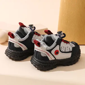 Atmungsaktive Mesh Kleinkind Sportschuhe rutschfeste Babyschuhe fuer Jungen Fruehling Herbst