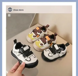Gedetailleerd overzicht van peuterloopschoenen, zachte zool, comfortabel en ademend ontwerp.