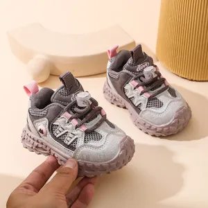 Atmungsaktive Mesh-Sportschuhe für Kleinkinder, Jungen und Mädchen, rutschfeste Babyschuhe.