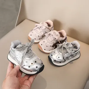 Chaussures de Sport Casual pour Enfants Chaussures de Marche pour Tout-petits en Cuir Synthétique Respirantes Antidérapantes Baskets pour Garçons Filles