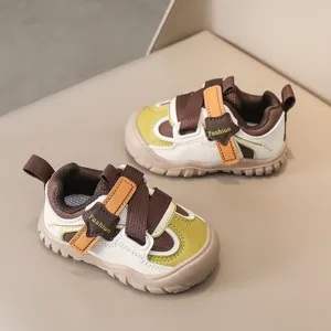Peuter loop sneakers voor kinderen, ademend design met klittenbandsluiting, zachte zool.