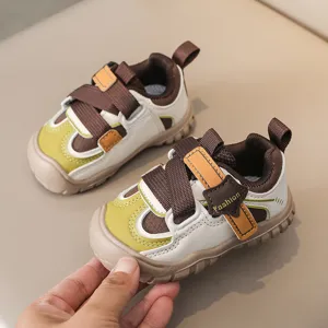 Peuter sneakers herfst nieuwe ademende sportschoenen zachte zool stijlvolle babyschoenen