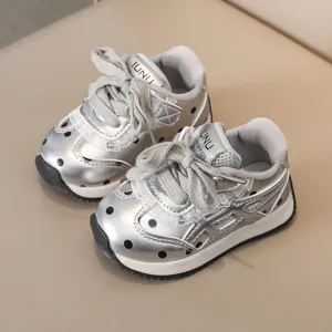 Baskets argentées à pois pour enfants chaussures décontractées de marche pour tout-petits mode