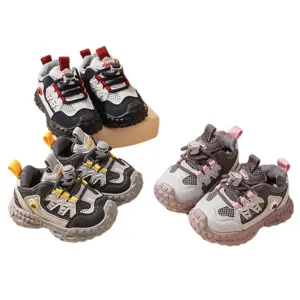 Atmungsaktive Kleinkind Mesh Sportschuhe, rutschfeste Lauflernschuhe für Jungen und Mädchen.