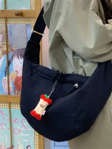 Élégant sac bandoulière en nylon, grand sac porté croisé décontracté pour femme.