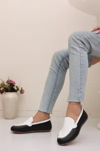 Klassische farbblockierte Damen Loafer mit Nähten, retro Slipper flache Freizeitschuhe Detail