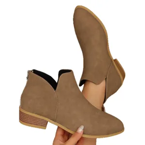 Bottines marron pour femmes à bout pointu et talon carré bas avec fermeture éclair.