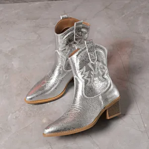 Bottes de cowboy western argentées métalliques pour femmes, bout pointu et talon épais.