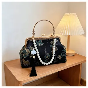 Borsa a mano chic in stile cinese ricamata con catena di perle e nappina di giada.