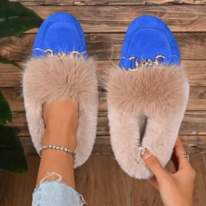Femmes chaussures plates bleues en fausse fourrure avec mors en métal douces et chaudes hiver.