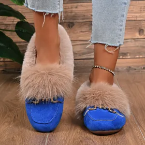 Chaussures plates fourrées d'hiver avec fausse fourrure pelucheuse et mors en métal.