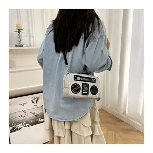 Retro Radio Umhängetasche für Damen, modische Pailletten Schultertasche, niedliche Trend Handtasche.