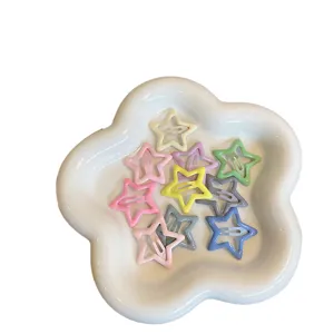 Set de pinzas para el cabello con diseño de estrella en bonitos colores pastel para niñas.