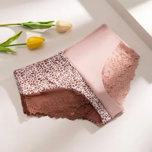 Ensemble de culottes en dentelle et imprimé léopard pour femmes, lingerie élégante.