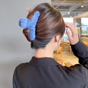 Pince à cheveux en peluche bleue style coréen grande pince requin duveteuse accessoires automne hiver