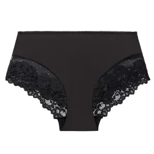 Culotte en dentelle noire pour femme avec panneaux floraux delicats et tissu confort.