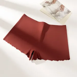 Nahtlose Damen Boxershorts Detail, bequeme mittelhohe Unterwäsche mit geschwungenem Rand.