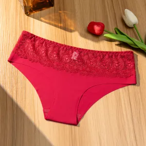 Bragas de encaje rojo para mujer, braguitas triangulares sexys, transpirables y sin costuras.