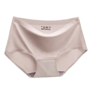 Comfortable seamless ice silk women briefs mid-waist solid color underwear detail view