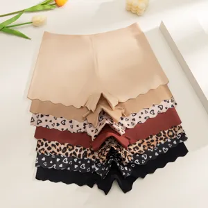 Femme Taille Moyenne Boxer Respirant Cœur Léopard Imprimé Sans Coutures Bord Ondulé Slip