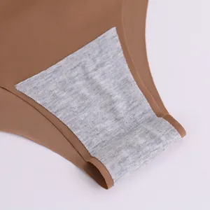 Women's seamless ice silk breathable solid color underwear comfortable daily panties detail