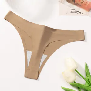 Gedetailleerd overzicht van effen Seamless string ondergoed voor dames, ademend en comfortabel.