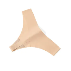Dettaglio perizoma basso in seta ghiaccio senza cuciture, sottoveste traspirante design nude.