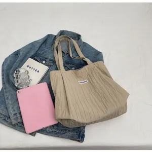 Freizeit gefaltete Segeltuch Tote Bag, grosse Kapazitaet Schultertasche fuer Damen im Alltag.