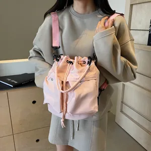 Rosa Kordelzug Beutel Tasche fuer Damen, stylischer Nylon Schulter Umhaenge Rucksack.