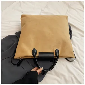 Große Wildleder-Tragetasche für Damen, Retro Freizeittasche und Umhängetasche Detailansicht.