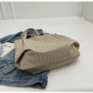 Sommer große Kapazität plissiert Segeltuch Tasche lässige Schulter Handtasche für Damen.