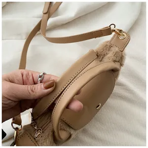 Plüsch Kunstleder Umhängetasche Schultertasche für Damen, stilvolle Freizeittasche.