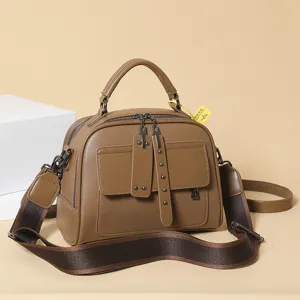 Braune Damen Umhängetasche, stylische PU Leder Handtasche mit breitem Gurt und vielen Taschen.