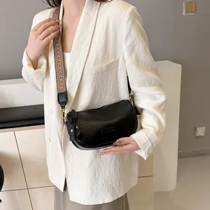 Stilvolle Damen Schultertasche Umhängetasche mit breitem Gurt, Retro Design für Alltag.