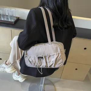 Modische Knitter-Kordelzug-Schultertasche für Damen, schicke Freizeittasche für Pendler.