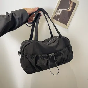Modische schwarze Plissee Kordelzug Achseltasche für Damen, lässige Pendler Schulter Kissen Tasche.