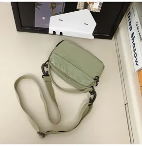 Damen Nylon Umhängetasche wasserdichte leichte Freizeittasche für Alltag Reise Sport