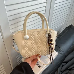 Damen Vintage Gewebe Textur Eimer Beutel Casual PU Leder Handtasche Umhängetasche Mit Perlenanhänger