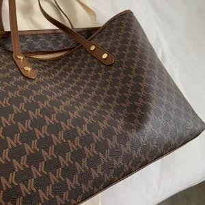 Braune Monogramm Tasche für Damen, große Shopper Umhängetasche mit Henkeln für Büro.
