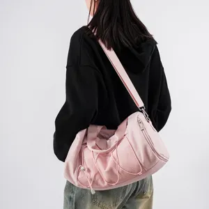 Rosa Sport Fitness Tasche für Damen, leichte Reise Umhängetasche mit Netztaschen.