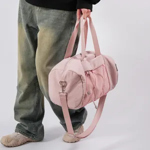 Rosa Sporttasche Damen Fitness Reisetasche leicht Umhaengetasche mit Schultergurt und Netztasche.