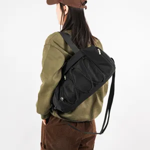 Schwarze lässige Sport-Umhängetasche für Damen, leichten Reise- und Fitness-Schultertasche.