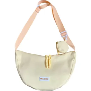 Lässige Nylon Halbmond Umhängetasche für Damen mit verstellbarem Gurt und kleine Tasche.