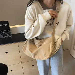 Lassische Nylon Umhängetasche für Damen, große Kapazität Schultertasche für Alltag und Reise.