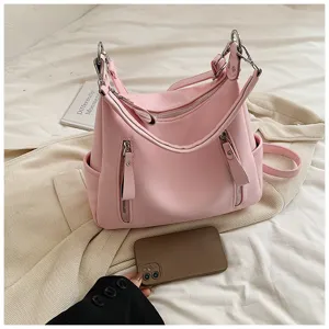 Rosa große modische Umhängetasche für Damen, elegante Hobo-Tasche mit Reißverschlüssen.