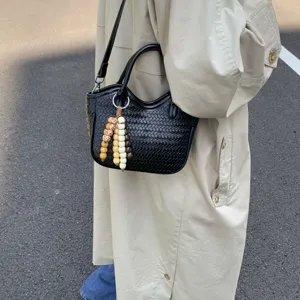 Schwarze gewebte Leder-Umhängetasche für Damen, stilvolle Vintage lässige Pendler-Tasche Alltag.