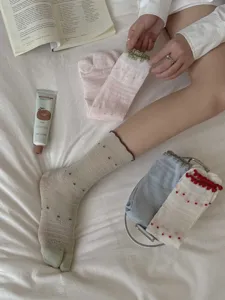 Chaussettes d'orteils creuses d'été fines, chaussettes tabi en soie respirantes avec dentelle.