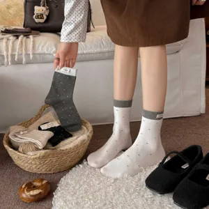 Chaussettes slouch à pois rétro femmes, chaussettes mi-hautes douces et respirantes.