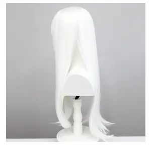 Gedetailleerd overzicht van lange witte steile pruik, synthetisch haar voor cosplay.